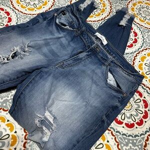 KanCan size XL (16) distressed skinny leg jeans.